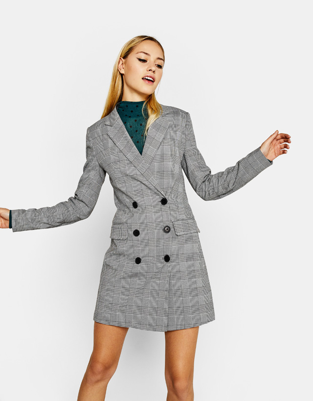 Colección Otoño › Tejana Mujer Talla Grande Perla Chaqueta tejana corta, ditilink.gq manga larga y de cuello mao, con bolsillos laterales, perlas en el cuello con cierre ditilink.gqon: 10 Carrer de Vilamar Calafell, Spain.